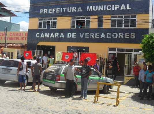 Câmara de Vereadores de Iguaí durante o velório de Fábio do PT, assassinado em Iguaí