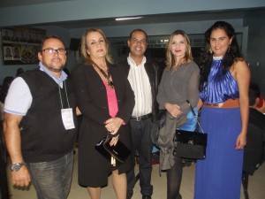 Arleusa Veiga (segunda esq.) e equipe da Sec. de Trabalho e Ação Social de Iguaí
