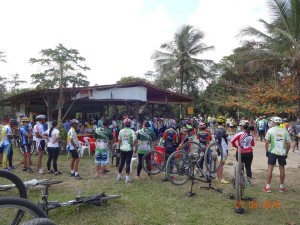 Grande número de ciclistas participaram do evento (Foto: Facebook)
