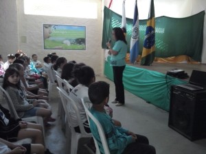 Professora Cristina Vicente fala sobre as conquistas do Brasil durante os últimos anos (Foto: Divulgação)