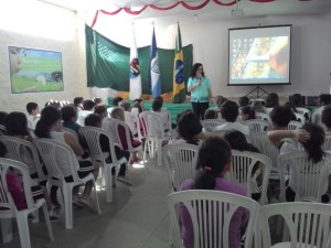 Alunos participam das atividades cívicas do CIML (Foto: Divulgação)