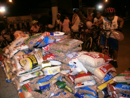 Alimentos arrecadados.(Foto:IguaíBAHIA)